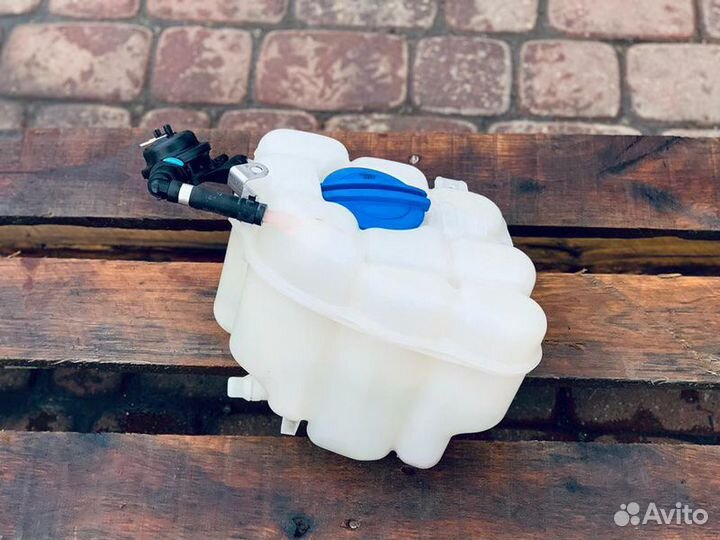 Расширительный бачок передний Porsche Cayenne