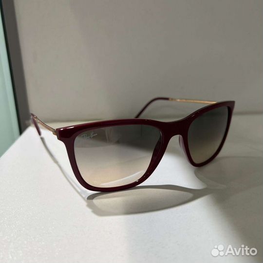 Солнцезащитные очки оригинал новые
