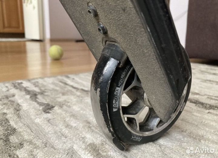 Самокат трюковой с грипсами