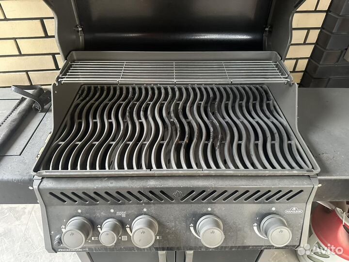 Гриль газовый Napoleon Rogue XT