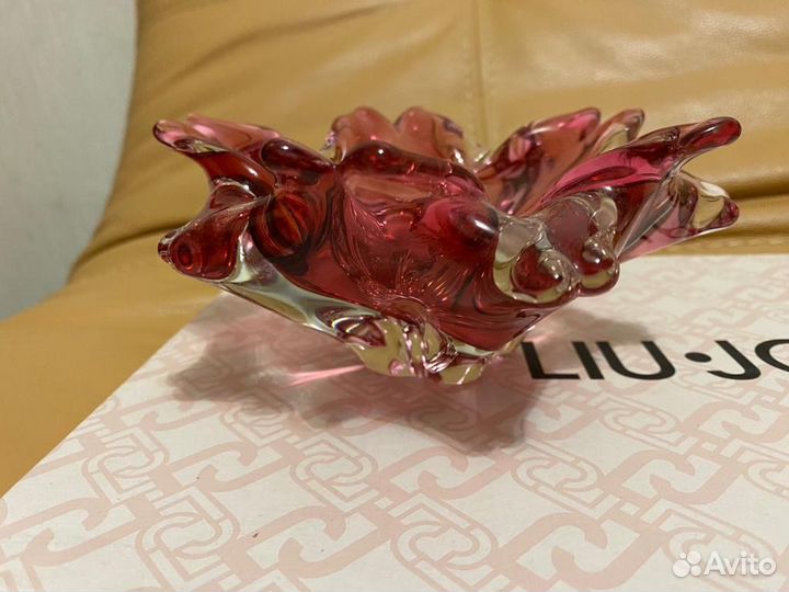 Вазы из цветного стекла