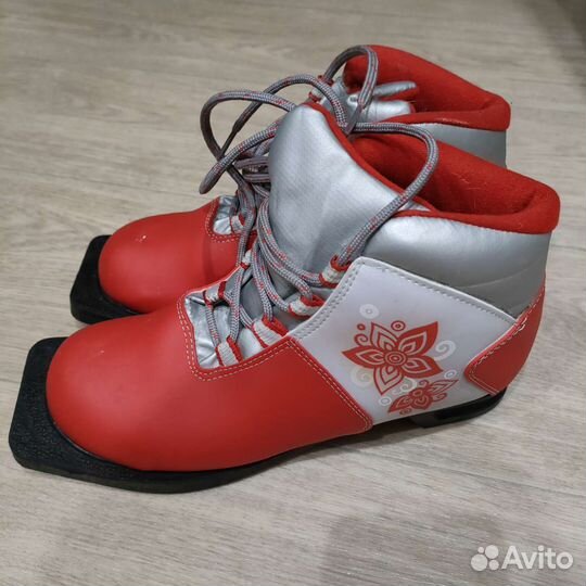 Лыжные ботинки классические