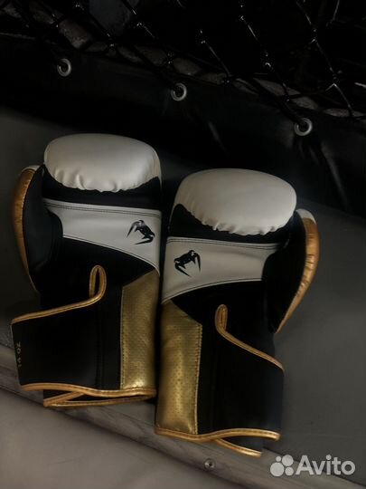 Боксерские перчатки venum 14 oz