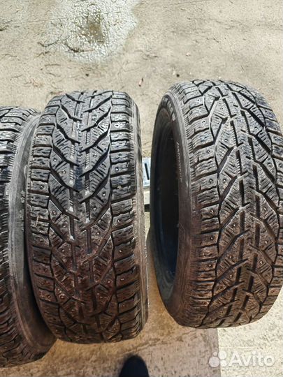 Tigar SUV Ice 215/60 R17