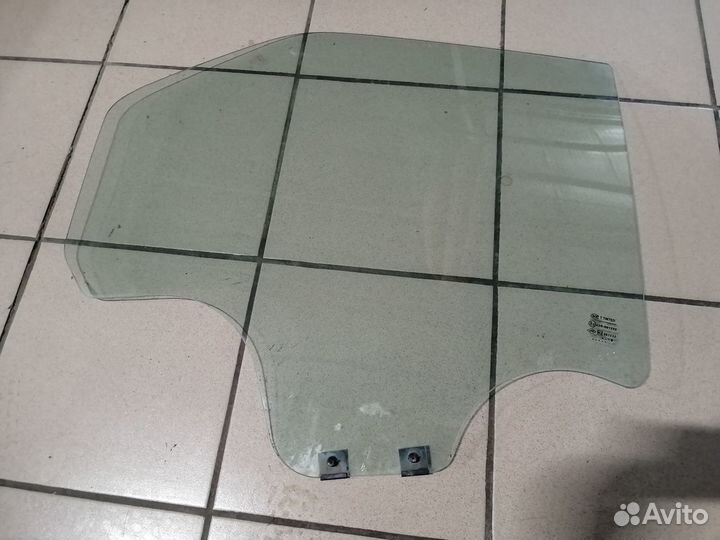 Стекло задней правой двери Рено Логан,Б/У,Ориг