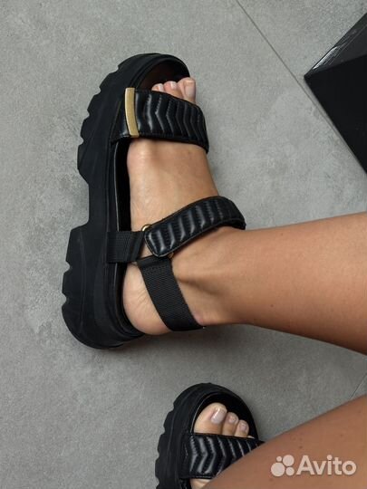 Сандалии Uterque