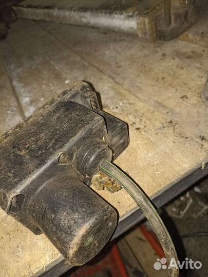 Компрессор центрального замка Audi 100 C3. 44кузов