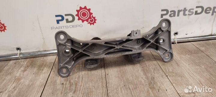 Траверса опора АКПП BMW e90 n46b20