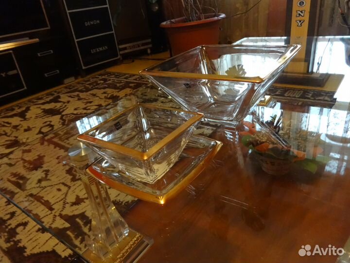 Комплект изысканной посуды