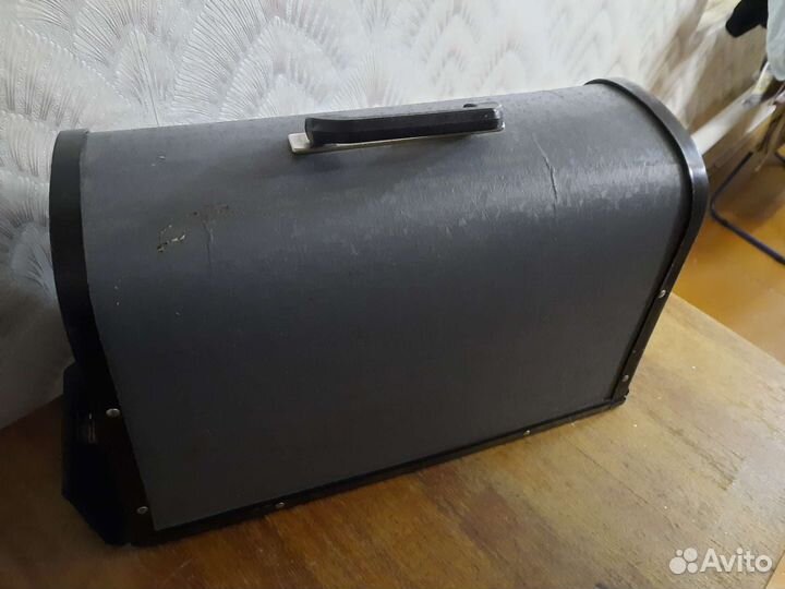 Швейная машина Чайка