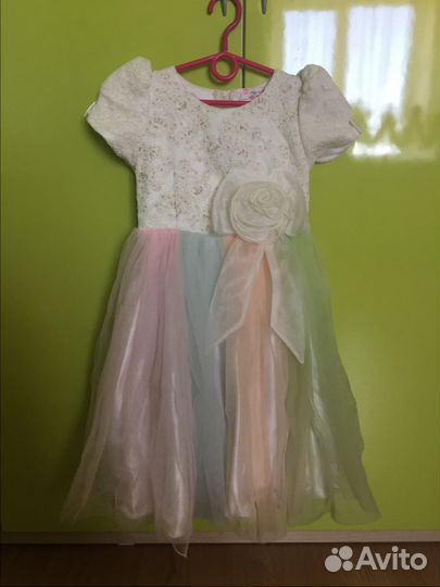 Платье праздничное