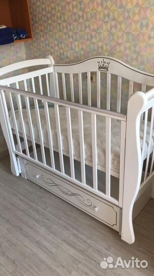 Кроватка для принцессы с балдахином и матрасом