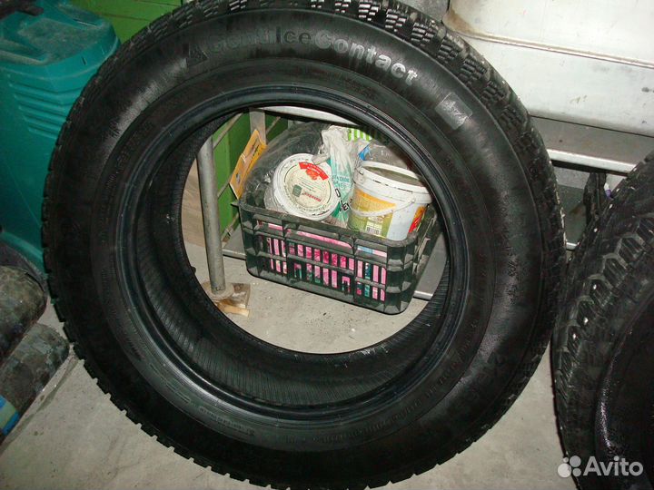 Continental Conti4x4IceContact 215/65 R16 102T