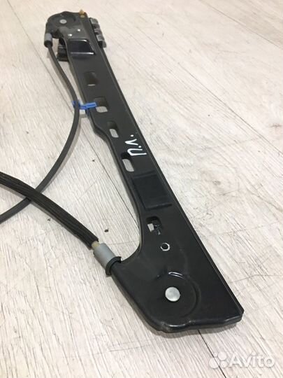 Стеклоподъемник передний левый Mercedes Benz C230