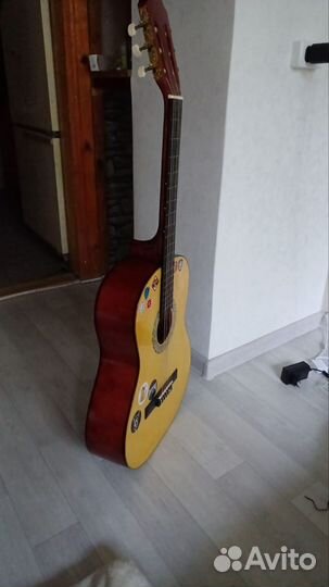 Классическая гитара шестиструнная