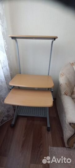 Продам компьютерный стол