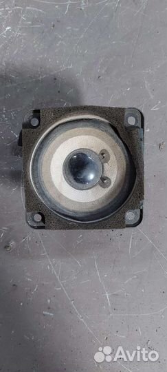 Динамик в Торпедо Cadillac SRX