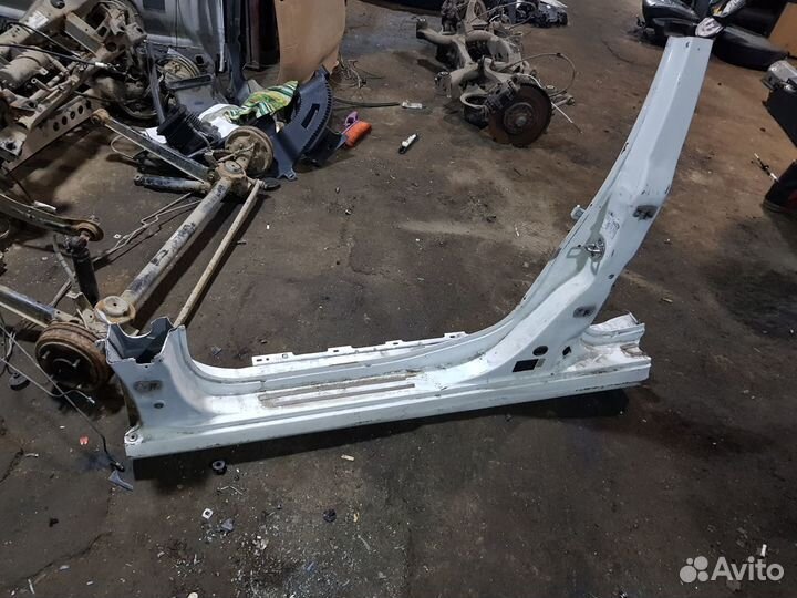 Порог левый Renault Latitude 2013