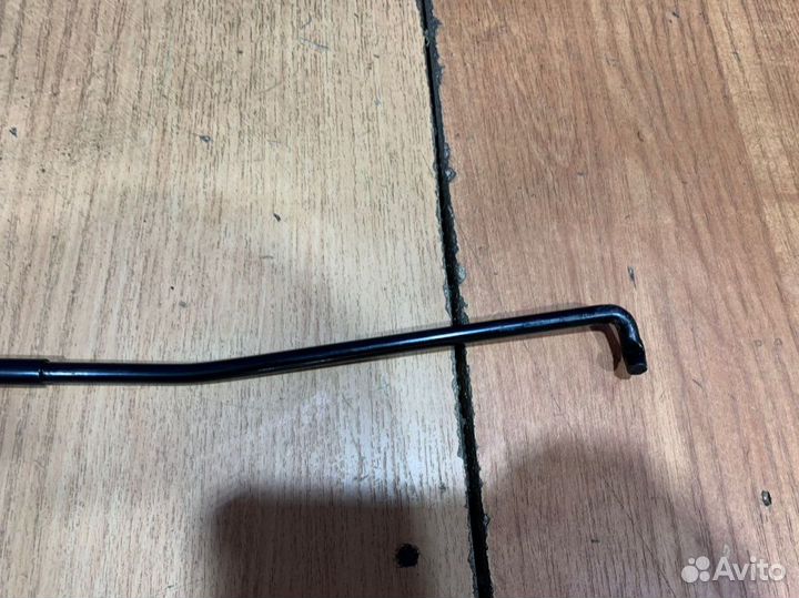 Упор капота Geely Emgrand EC7