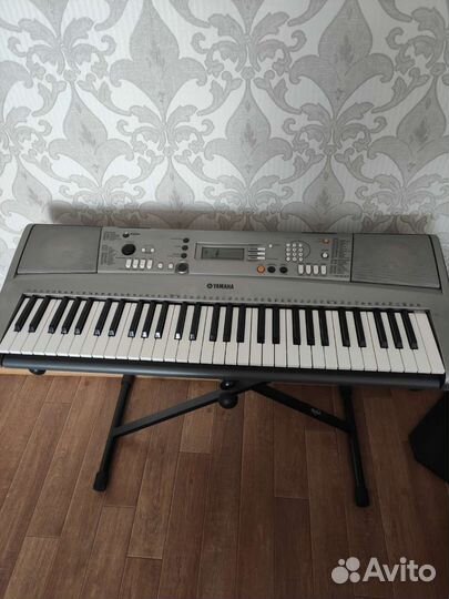 Синтезатор Yamaha psr r300