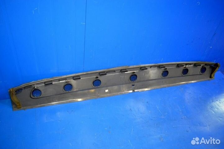 Пластиковая накладка под лобовым стеклом scania R