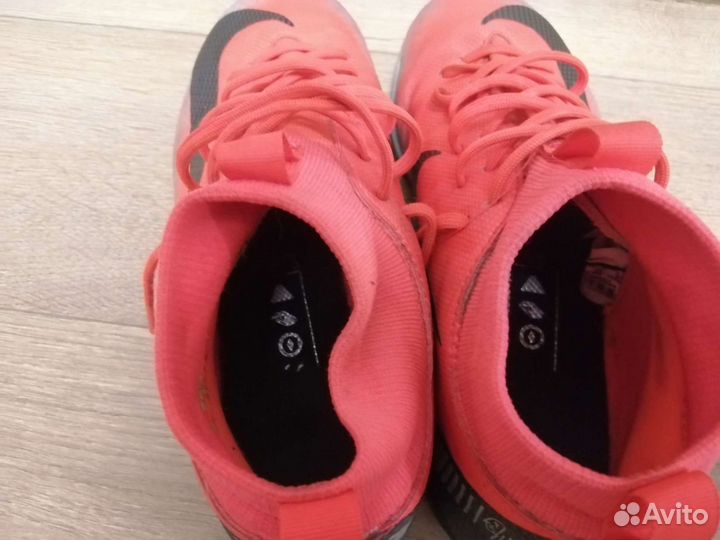 Футбольные бутсы nike 38 размер