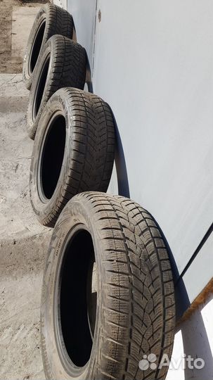Goodyear UltraGrip 225/65 R17