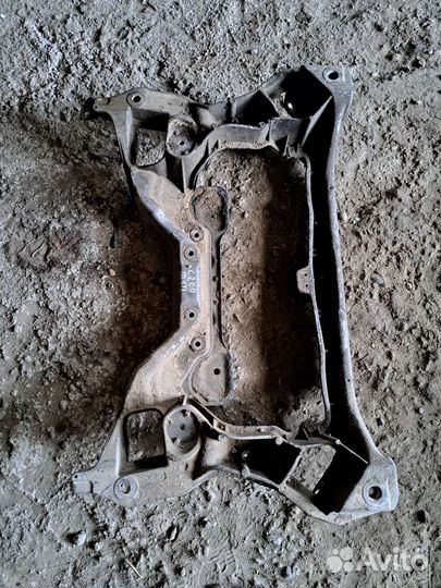 Подрамник передний на Mercedes W203