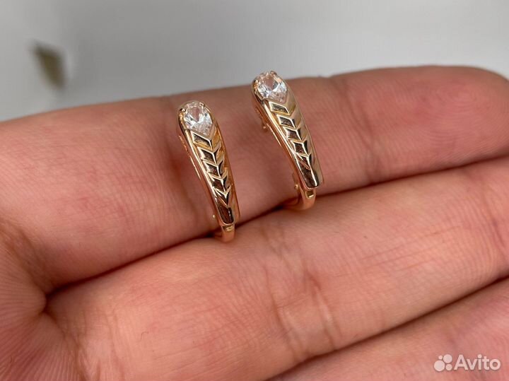 Золотые серьги 4.24 гр