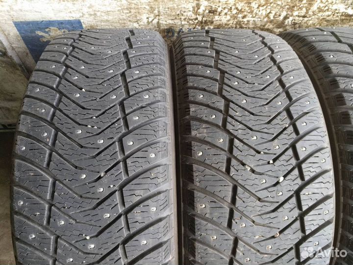 Yokohama Ice Guard IG65 235/45 R18 98T