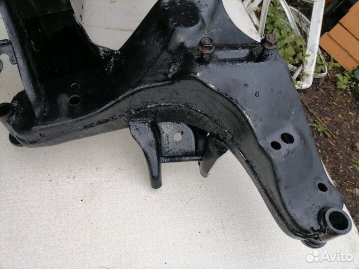 Подрамник задний Nissan X-Trail T31 2.5 4X4 2008