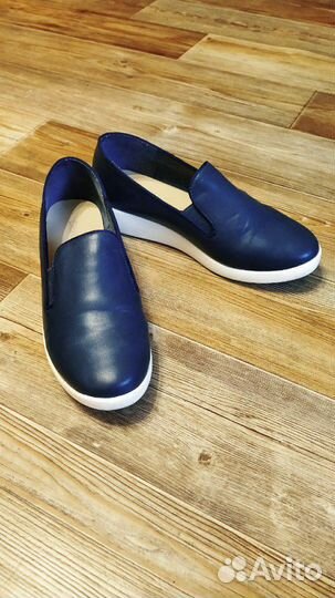 5 пар обуви 35-36