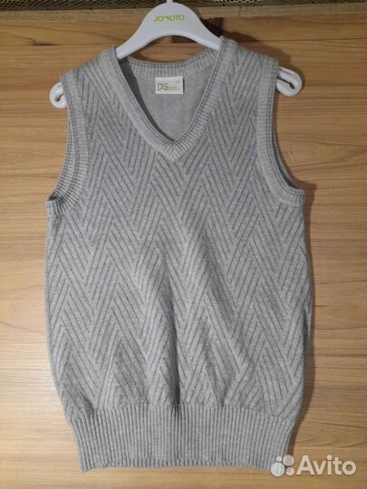 Жилетки синяя/серые на 10-13 лет и в 25 школу