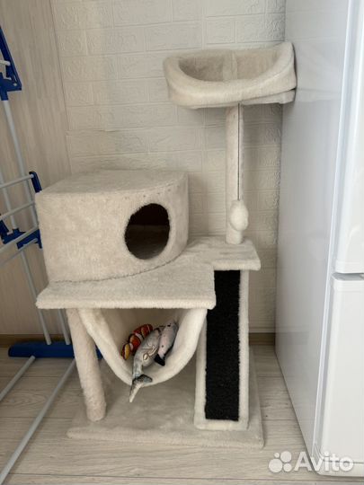 Домик для кошки с когтеточкой бу