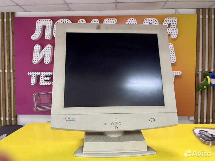 Монитор Fujitsu