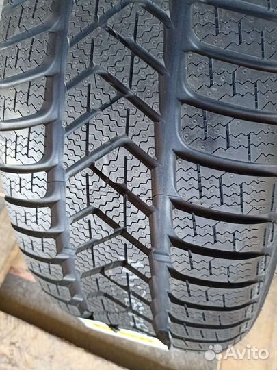 Pirelli Winter Sottozero 3 225/40 R18