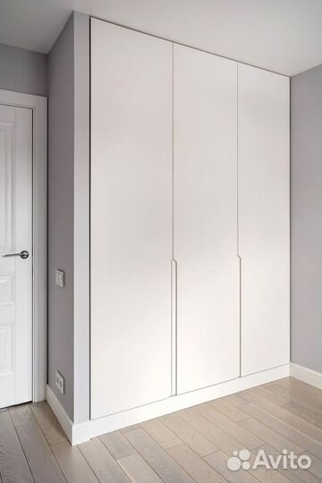 Шкаф встроенный распашной