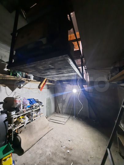 Гараж, > 30 м²