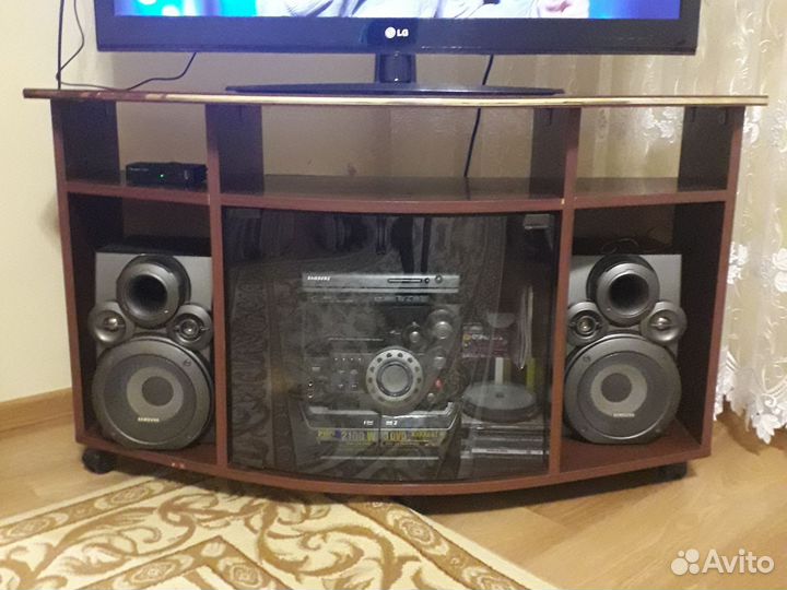 Тумба под телевизор