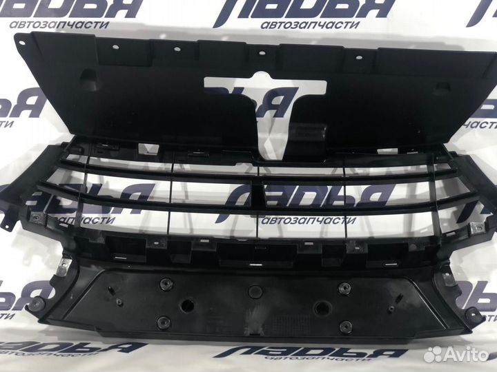 Решетка радиатора vesta норма верх внешняя