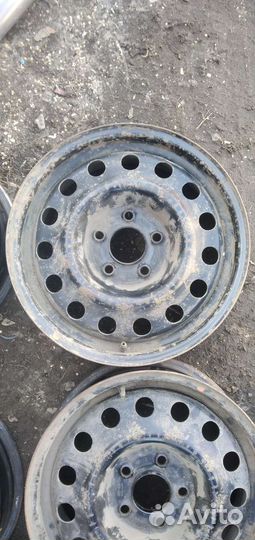 Штампованные диски r16 5x114 3 + колпаки к ним