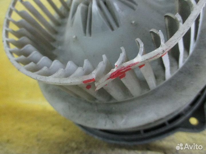 Моторчик печки Toyota Prius NHW20