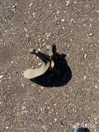 Кулак поворотный левый на форд фокус 2