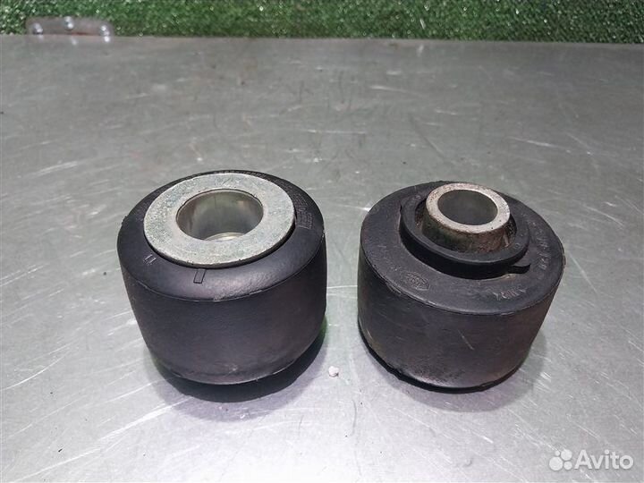 Подушка кузова Land Rover Discovery 3 2.7 276DT