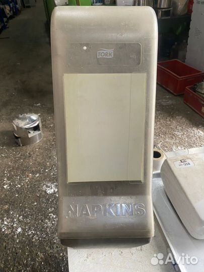 Диспенсер для салфеток