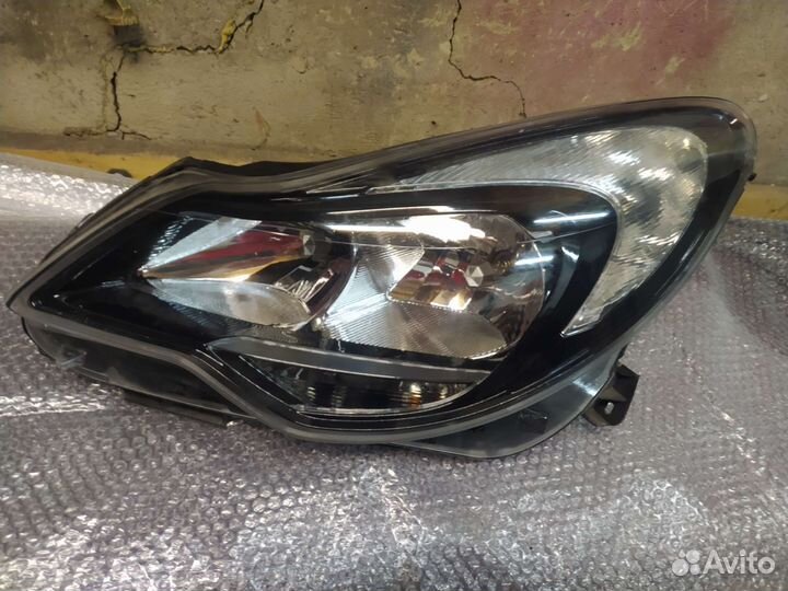 Фара передняя левая Opel Corsa D 2012