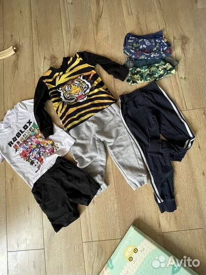 Комлпект одежды на мальчика 104-110 одежда пакетом