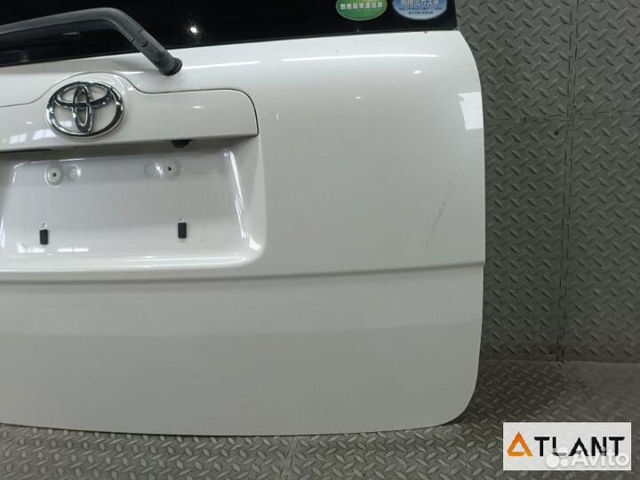 Дверь задняя toyota sienta