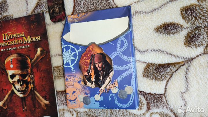 Держатель для стикеров и магниты с Джеком Воробьём