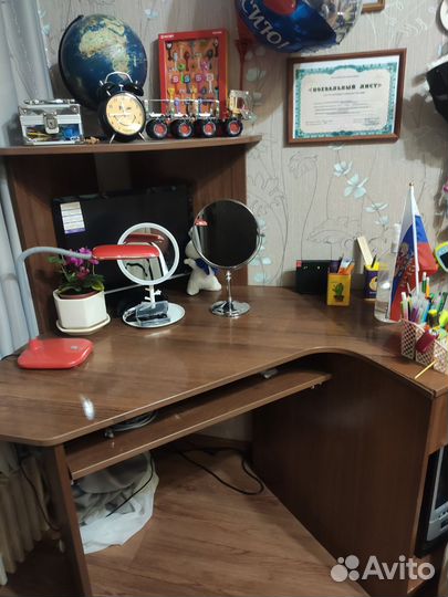 Компьютерный стол